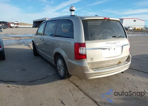 2013 Chrysler Town & Country Limited z USA, uszkodzony, nr VIN 2C4RC1GG4DR590030